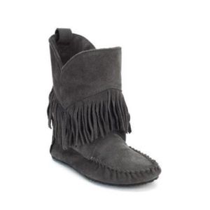 NWT Manitobah Mukluks Okotoks Style in Charcoal
